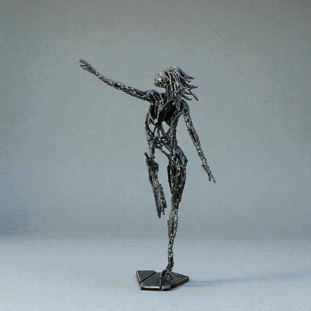 Syren – Escultura hecha a mano de figura humana de acero