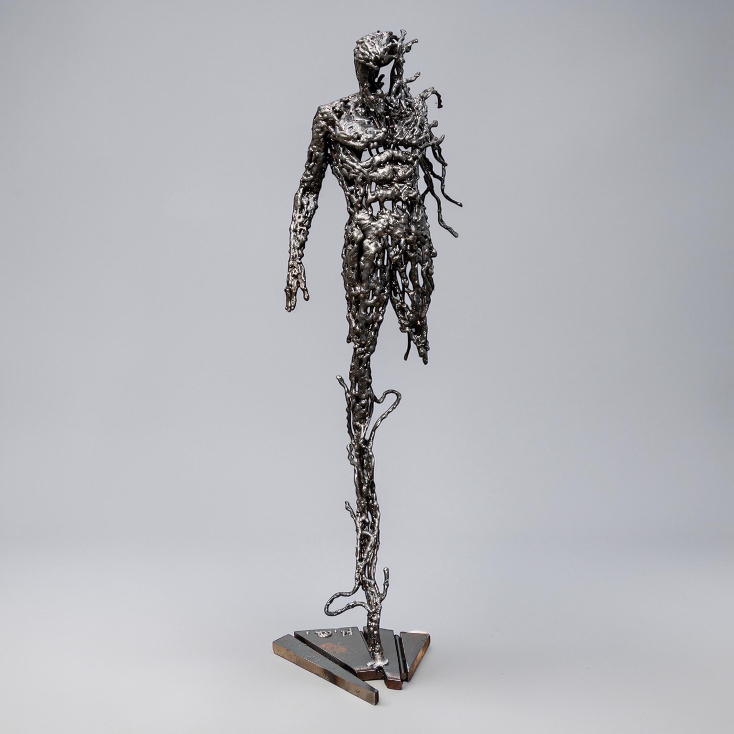 Echo – Escultura Figurativa Humana en Acero Hecha a Mano