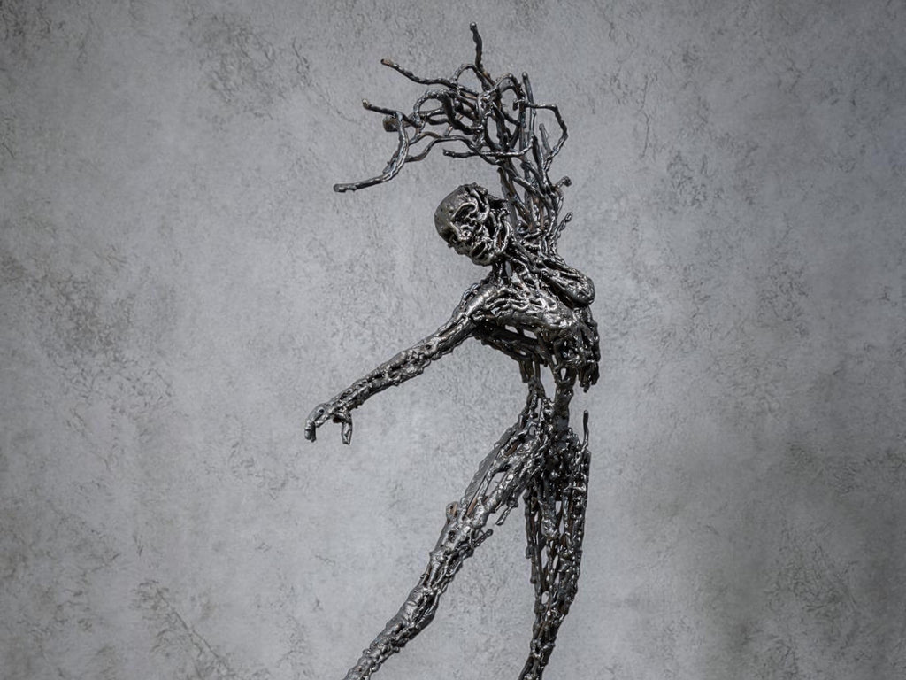 Lys – Handmade Steel Human Figure Sculpture