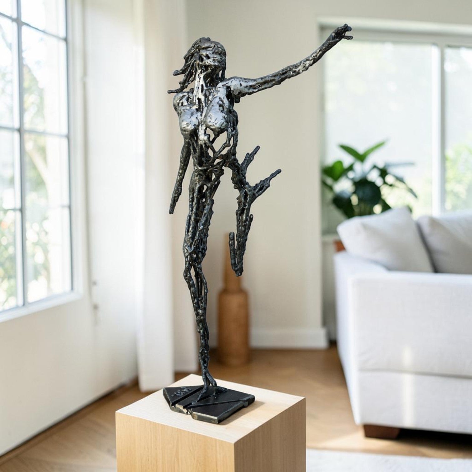 Syren – Escultura hecha a mano de figura humana de acero