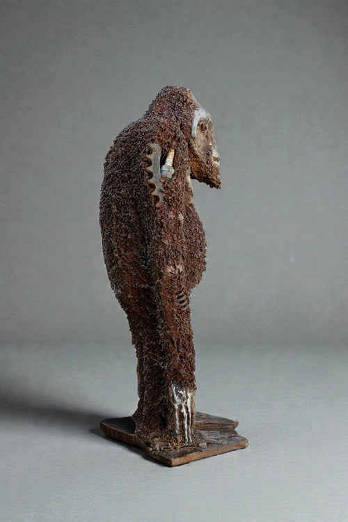 Ancestor – Escultura de orangután en acero hecha a mano
