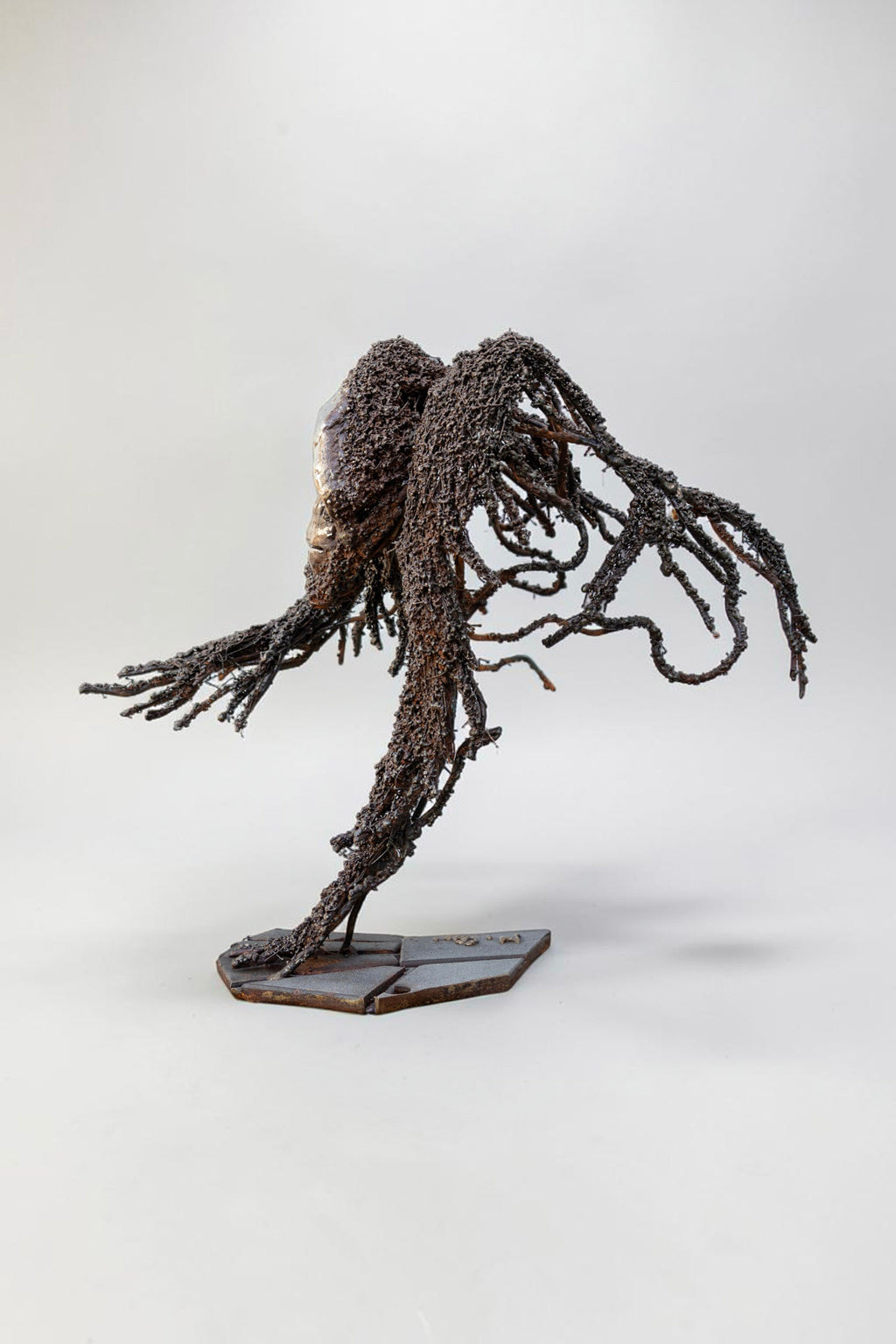 Primal – Sculpture d’orang-outan en acier faite à la main