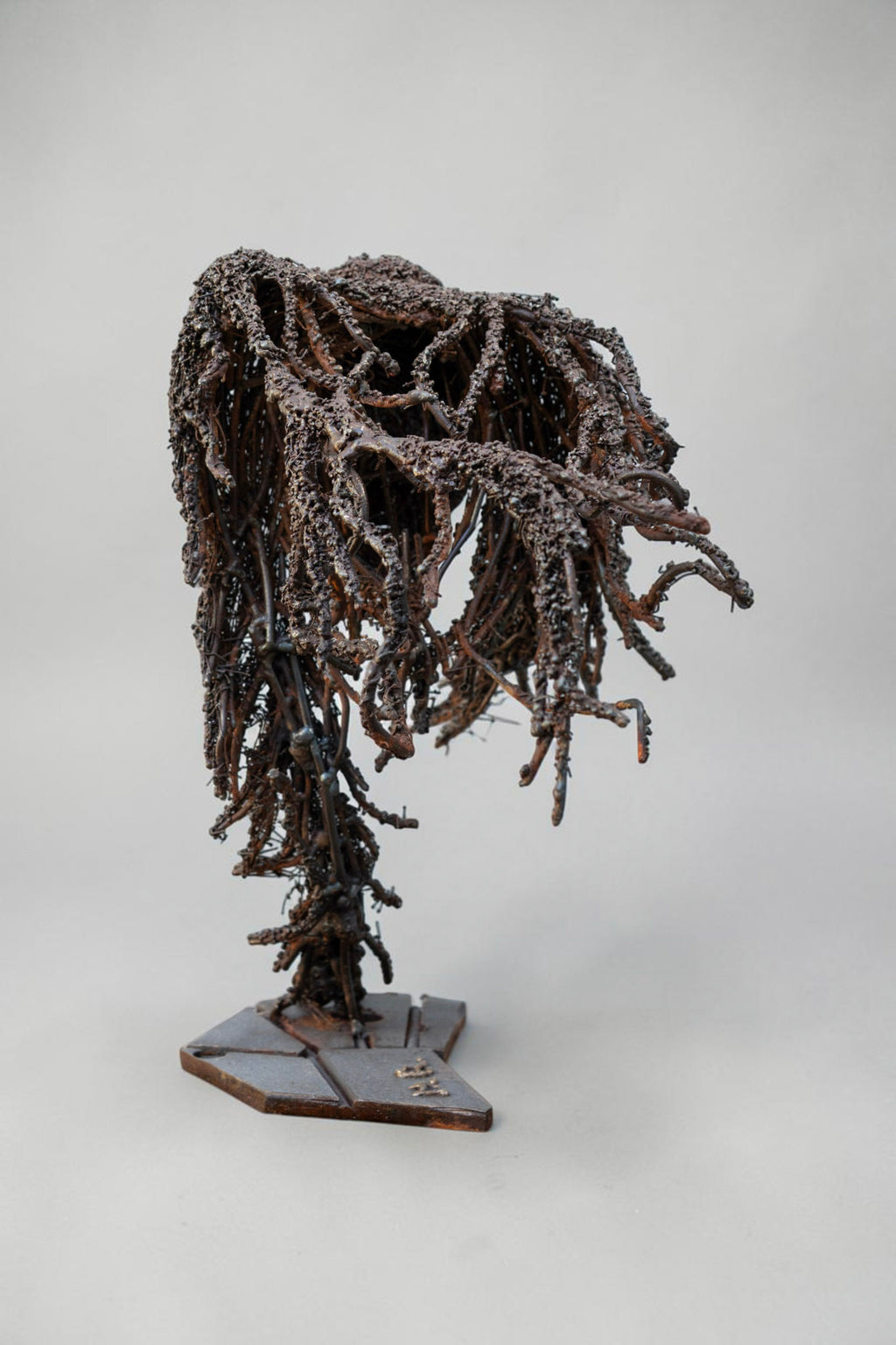 Primal – Sculpture d’orang-outan en acier faite à la main