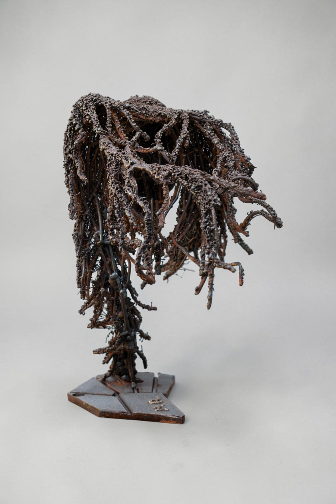 Primal – Sculpture d’orang-outan en acier faite à la main