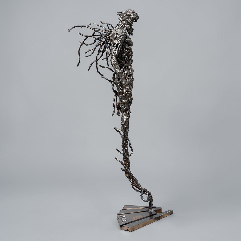 Echo – Escultura Figurativa Humana en Acero Hecha a Mano